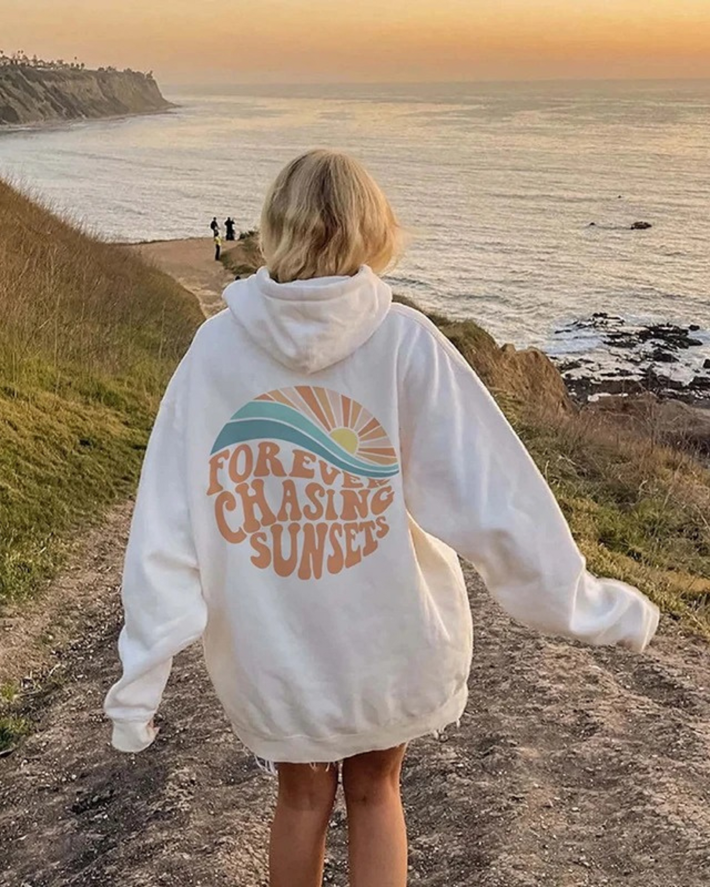 Kira | Bequemes Kapuzenpulli "Forever chasing sunsets"