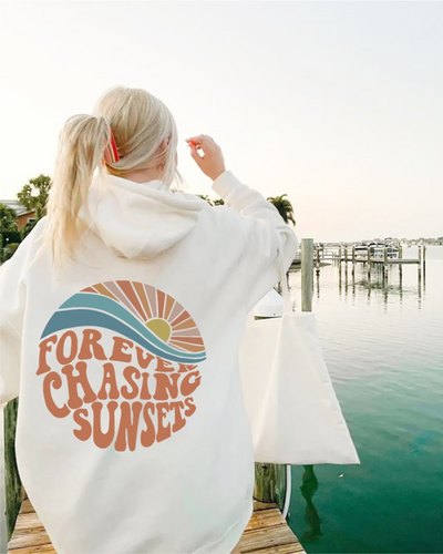 Kira | Bequemes Kapuzenpulli "Forever chasing sunsets"